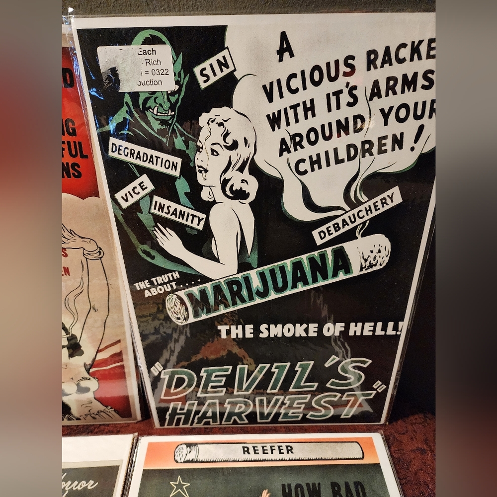 Posters - Picture 3 of 5